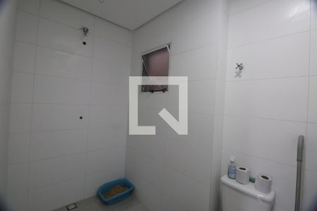 Banheiro da Suíte de casa de condomínio à venda com 2 quartos, 79m² em Fátima, Canoas