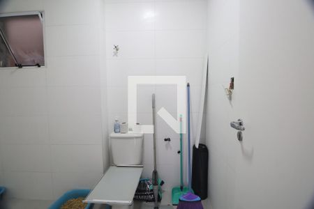 Banheiro da Suíte de casa de condomínio à venda com 2 quartos, 79m² em Fátima, Canoas