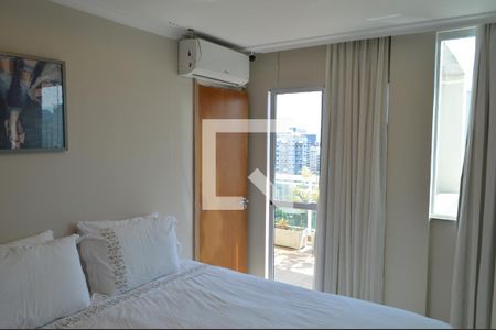 Suíte de apartamento para alugar com 3 quartos, 190m² em Barra Olímpica, Rio de Janeiro