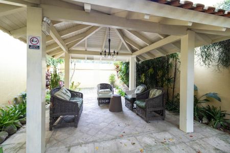 Casa de condomínio à venda com 161m², 3 quartos e 2 vagas Casa de condomínio à venda com 161m², 3 quartos e 2 vagasÁrea comum