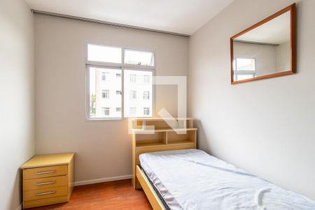 Quarto 2 de apartamento para alugar com 2 quartos, 45m² em Capão Raso, Curitiba