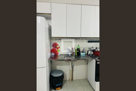 Cozinha de apartamento para alugar com 2 quartos, 42m² em Parque Císper, São Paulo