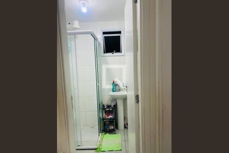 Banheiro de apartamento para alugar com 2 quartos, 42m² em Parque Císper, São Paulo