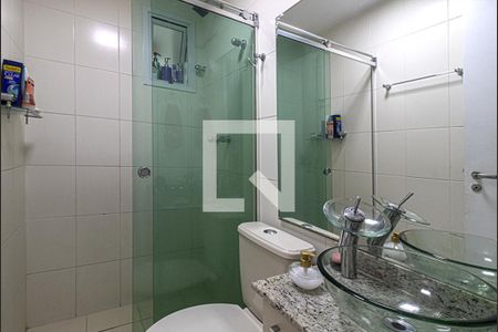 Banheiro de apartamento à venda com 3 quartos, 70m² em Vila Caraguatá, São Paulo