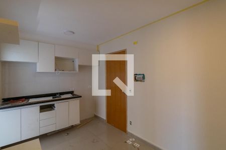 Sala e Cozinha de apartamento para alugar com 2 quartos, 32m² em Vila Guilhermina, São Paulo