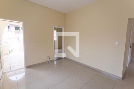 Sala de casa para alugar com 2 quartos, 180m² em Lagoinha, Belo Horizonte