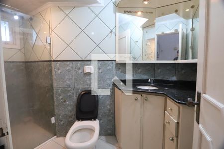 Banheiro de apartamento à venda com 1 quarto, 35m² em São Luís, Canoas