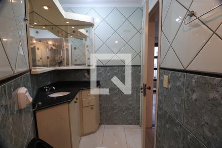 Banheiro de apartamento à venda com 1 quarto, 35m² em São Luís, Canoas