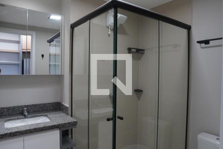 Banheiro de kitnet/studio para alugar com 1 quarto, 26m² em Pinheiros, São Paulo