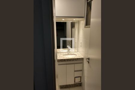 Banheiro de apartamento à venda com 2 quartos, 63m² em João Pinheiro, Belo Horizonte