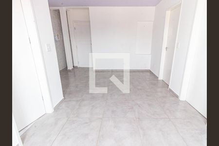 Sala de casa para alugar com 2 quartos, 50m² em Parque Sevilha, São Paulo