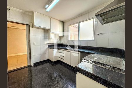 Cozinha de casa à venda com 4 quartos, 176m² em Buritis, Belo Horizonte