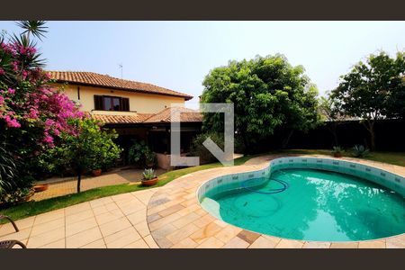 Casa de condomínio à venda com 400m², 6 quartos e 4 vagas Casa de condomínio à venda com 400m², 6 quartos e 4 vagasPiscina