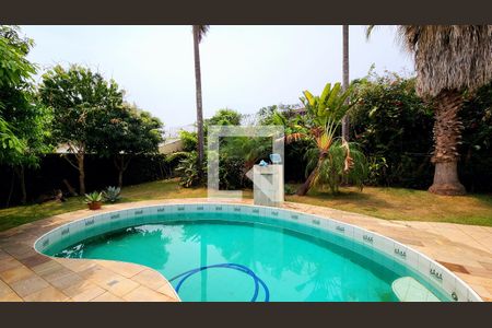 Casa de condomínio à venda com 400m², 6 quartos e 4 vagas Casa de condomínio à venda com 400m², 6 quartos e 4 vagasPiscina