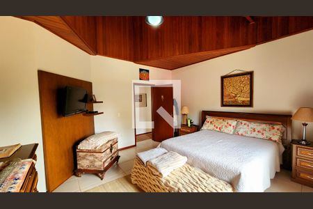 Casa de condomínio à venda com 400m², 6 quartos e 4 vagas Casa de condomínio à venda com 400m², 6 quartos e 4 vagasQuarto 3 - Suíte