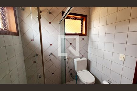 Casa de condomínio à venda com 400m², 6 quartos e 4 vagas Casa de condomínio à venda com 400m², 6 quartos e 4 vagasBanheiro da Suíte 4