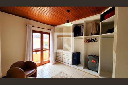 Casa de condomínio à venda com 400m², 6 quartos e 4 vagas Casa de condomínio à venda com 400m², 6 quartos e 4 vagasQuarto 2 - Suíte