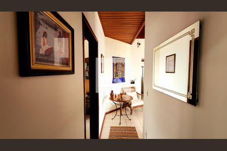 Casa de condomínio à venda com 400m², 6 quartos e 4 vagas Casa de condomínio à venda com 400m², 6 quartos e 4 vagasCorredor