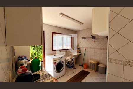 Casa de condomínio à venda com 400m², 6 quartos e 4 vagas Casa de condomínio à venda com 400m², 6 quartos e 4 vagasLavanderia