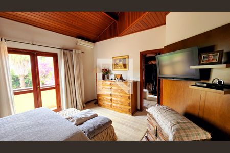 Casa de condomínio à venda com 400m², 6 quartos e 4 vagas Casa de condomínio à venda com 400m², 6 quartos e 4 vagasQuarto 3 - Suíte