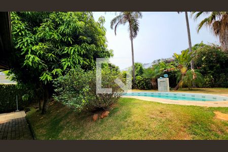 Casa de condomínio à venda com 400m², 6 quartos e 4 vagas Casa de condomínio à venda com 400m², 6 quartos e 4 vagasPiscina