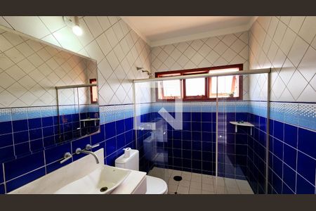 Casa de condomínio à venda com 400m², 6 quartos e 4 vagas Casa de condomínio à venda com 400m², 6 quartos e 4 vagasBanheiro da Suíte 2