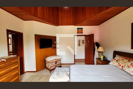 Casa de condomínio à venda com 400m², 6 quartos e 4 vagas Casa de condomínio à venda com 400m², 6 quartos e 4 vagasQuarto 3 - Suíte