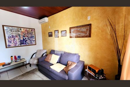 Casa de condomínio à venda com 400m², 6 quartos e 4 vagas Casa de condomínio à venda com 400m², 6 quartos e 4 vagasSala de TV