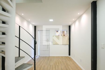 Sala de casa para alugar com 2 quartos, 84m² em Vila Gumercindo, São Paulo