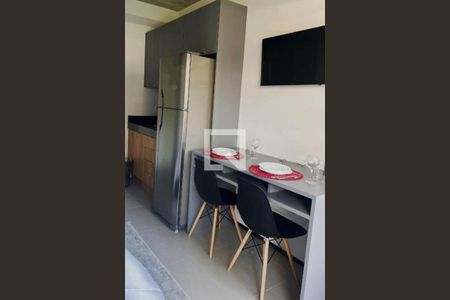 Cozinha de kitnet/studio para alugar com 1 quarto, 23m² em Cerqueira César, São Paulo