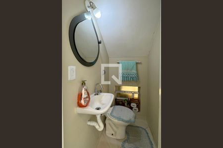 Lavabo de casa para alugar com 3 quartos, 111m² em Jardim dos Camargos, Barueri