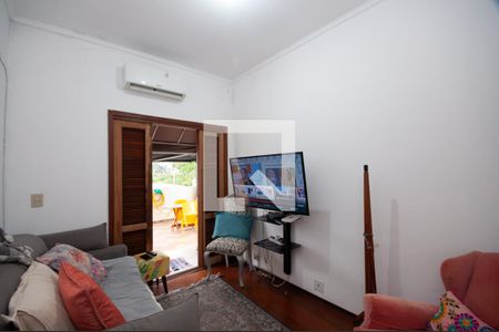 Casa à venda com 530m², 5 quartos e 8 vagas Casa à venda com 530m², 5 quartos e 8 vagasQuarto 3