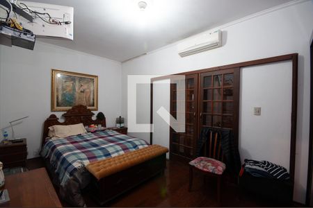 Casa à venda com 530m², 5 quartos e 8 vagas Casa à venda com 530m², 5 quartos e 8 vagasQuarto 1 Suíte