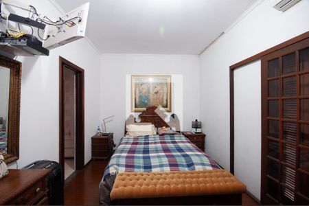 Casa à venda com 530m², 5 quartos e 8 vagas Casa à venda com 530m², 5 quartos e 8 vagasQuarto 1 Suíte