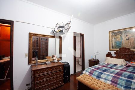 Casa à venda com 530m², 5 quartos e 8 vagas Casa à venda com 530m², 5 quartos e 8 vagasQuarto 1 Suíte