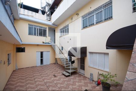 Casa à venda com 530m², 5 quartos e 8 vagas Casa à venda com 530m², 5 quartos e 8 vagasQuintal