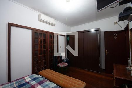 Casa à venda com 530m², 5 quartos e 8 vagas Casa à venda com 530m², 5 quartos e 8 vagasQuarto 1 Suíte