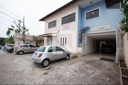 Casa à venda com 530m², 5 quartos e 8 vagas Casa à venda com 530m², 5 quartos e 8 vagasFachada