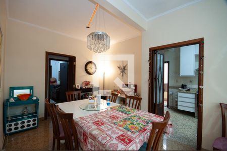 Casa à venda com 530m², 5 quartos e 8 vagas Casa à venda com 530m², 5 quartos e 8 vagasSala de Jantar