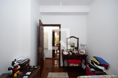 Casa à venda com 530m², 5 quartos e 8 vagas Casa à venda com 530m², 5 quartos e 8 vagasQuarto 2