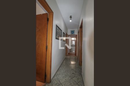 Corredor de apartamento à venda com 3 quartos, 120m² em Cambuí, Campinas