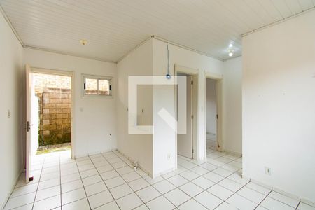 Sala de casa de condomínio para alugar com 2 quartos, 45m² em Olaria, Canoas