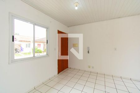 Sala de casa de condomínio para alugar com 2 quartos, 45m² em Olaria, Canoas