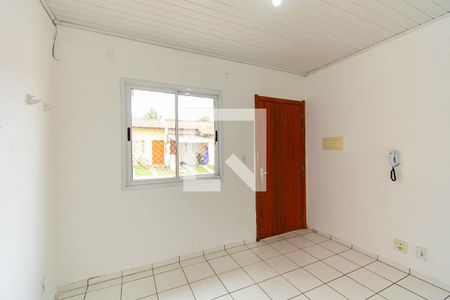 Sala de casa de condomínio à venda com 2 quartos, 45m² em Olaria, Canoas