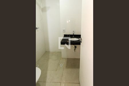 Banheiro de kitnet/studio para alugar com 1 quarto, 30m² em Chácara Califórnia, São Paulo