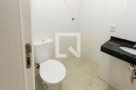 Banheiro de kitnet/studio para alugar com 1 quarto, 30m² em Chácara Califórnia, São Paulo