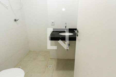 Banheiro de kitnet/studio para alugar com 1 quarto, 30m² em Chácara Califórnia, São Paulo