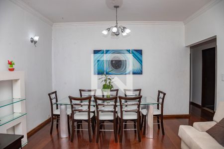 Casa à venda com 313m², 4 quartos e 3 vagasSala