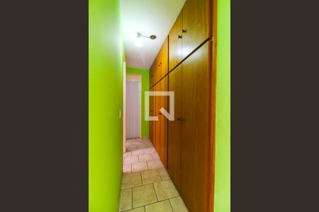 Corredor de apartamento à venda com 2 quartos, 60m² em Jardim Casa Pintada, São Paulo