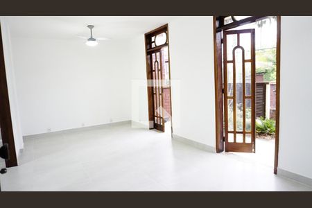 Hall de casa de condomínio à venda com 4 quartos, 195m² em Anil, Rio de Janeiro